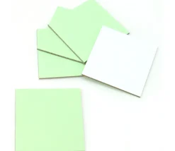 Tout Pour le Jeu 24 carrés 4 x 4 cm carton rigide vert/blanc vierge tuiles à personnaliser