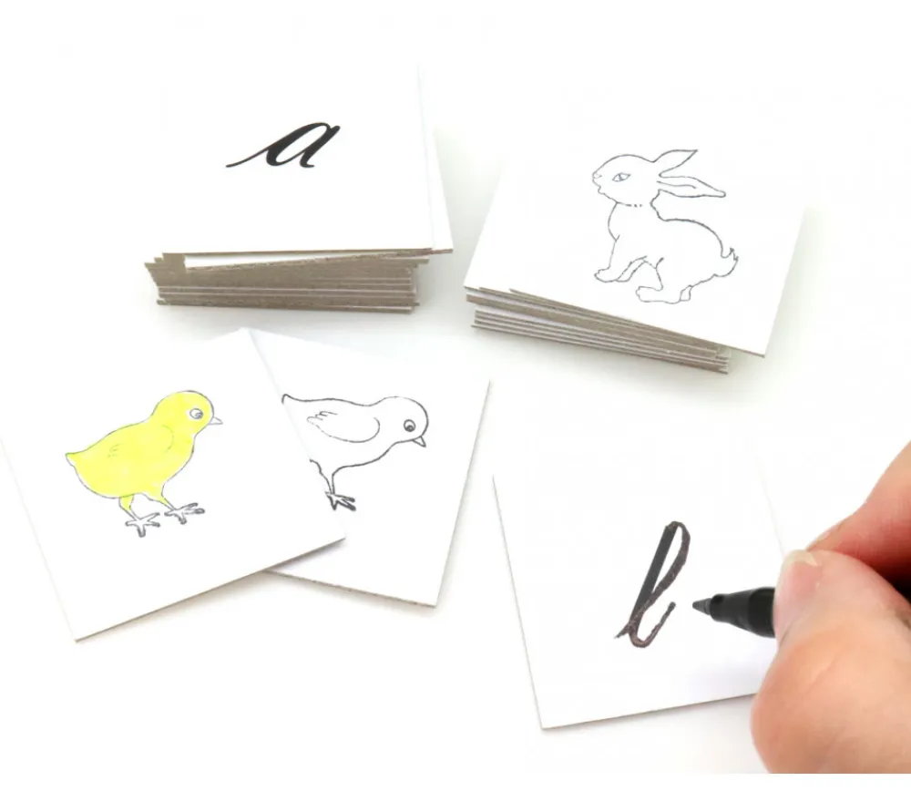 Tout Pour le Jeu 24 carrés 4 x 4 cm carton rigide blanc/gris vierge tuiles à personnaliser