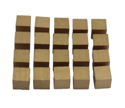 Tout Pour le Jeu 20 cubes en bois 1 cm dorés or