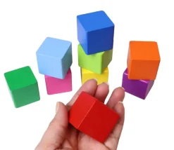 Tout Pour le Jeu 9 Cubes en bois 3.5 cm multicolores 9 couleurs
