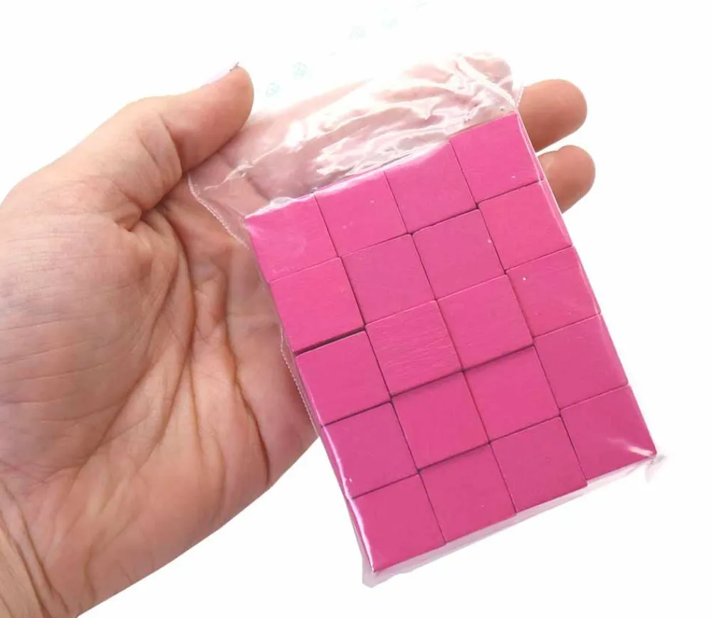 Tout Pour le Jeu 20 Cubes roses en bois de 1.6 cm