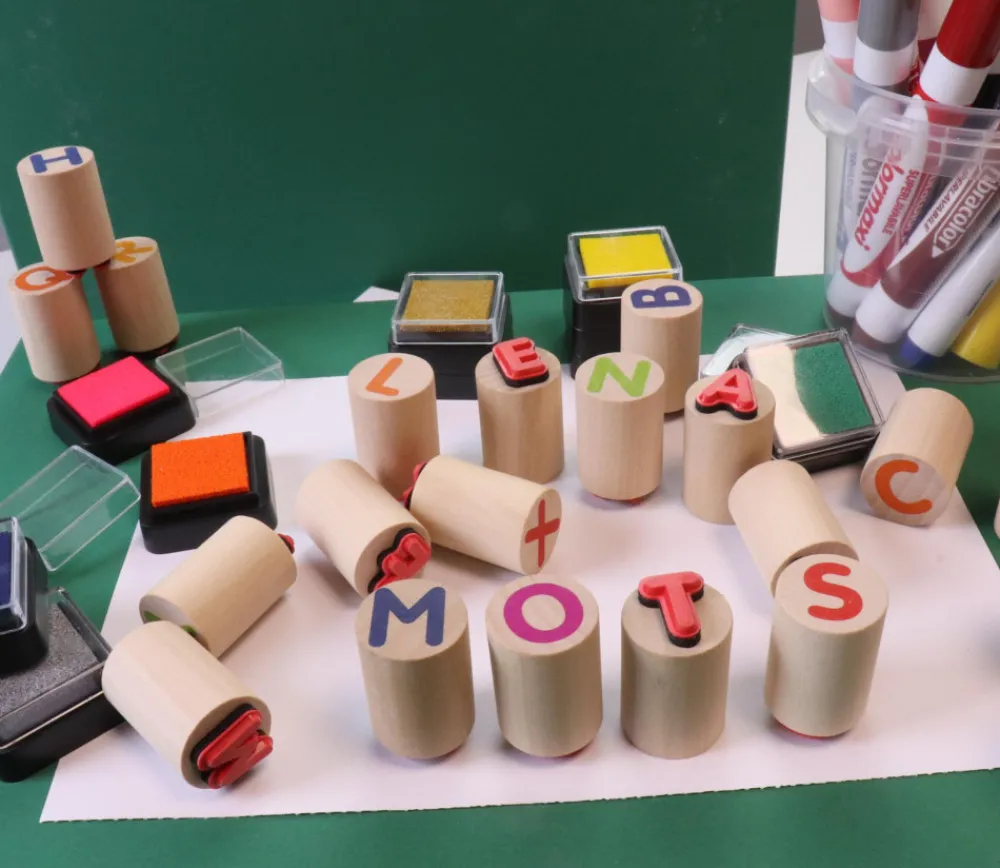 Tout Pour le Jeu 12 encreurs couleurs pour tampons
