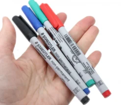Tout Pour le Jeu 4 Feutres non-permanents couleurs pour personnalisation