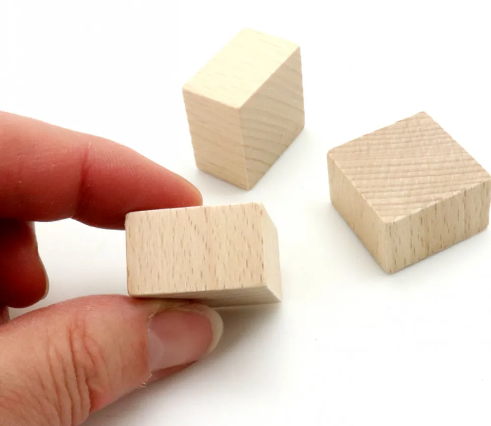 Tout Pour le Jeu 50 gros jetons carrés bois naturel 2.5 cm épais
