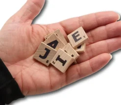 Tout Pour le Jeu 7 jetons lettres jeu pour dire "je t'aime"