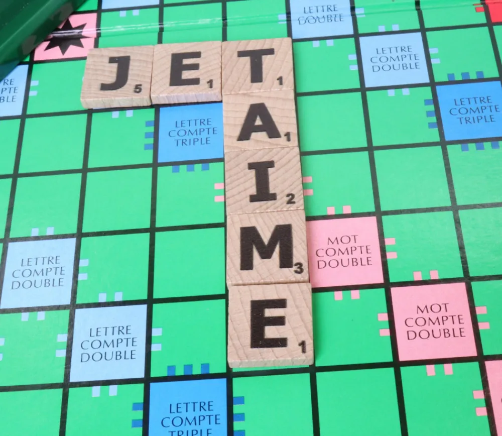 Tout Pour le Jeu 7 jetons lettres jeu pour dire "je t'aime"