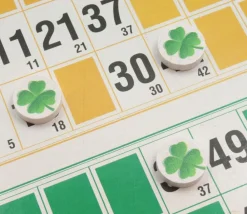 Tout Pour le Jeu 10 Jetons trèfle 4 feuilles -porte bonheur en bois 15 mm
