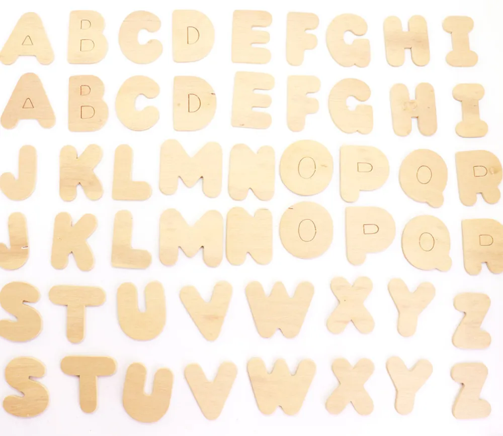 Tout Pour le Jeu 52 lettres alphabet en bois naturel 4.5 cm - 2 x 26 lettres
