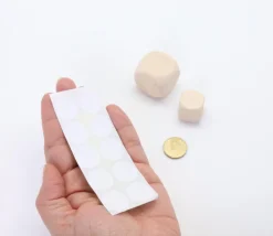 Tout Pour le Jeu 8 pastilles autocollantes blanches 30 mm