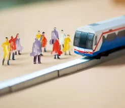 Tout Pour le Jeu 120 personnages miniatures colorés en plastique