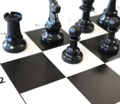 Tout Pour le Jeu 32 Pièces échecs plastique 97 mm taille T5 LESTE + 2 dames