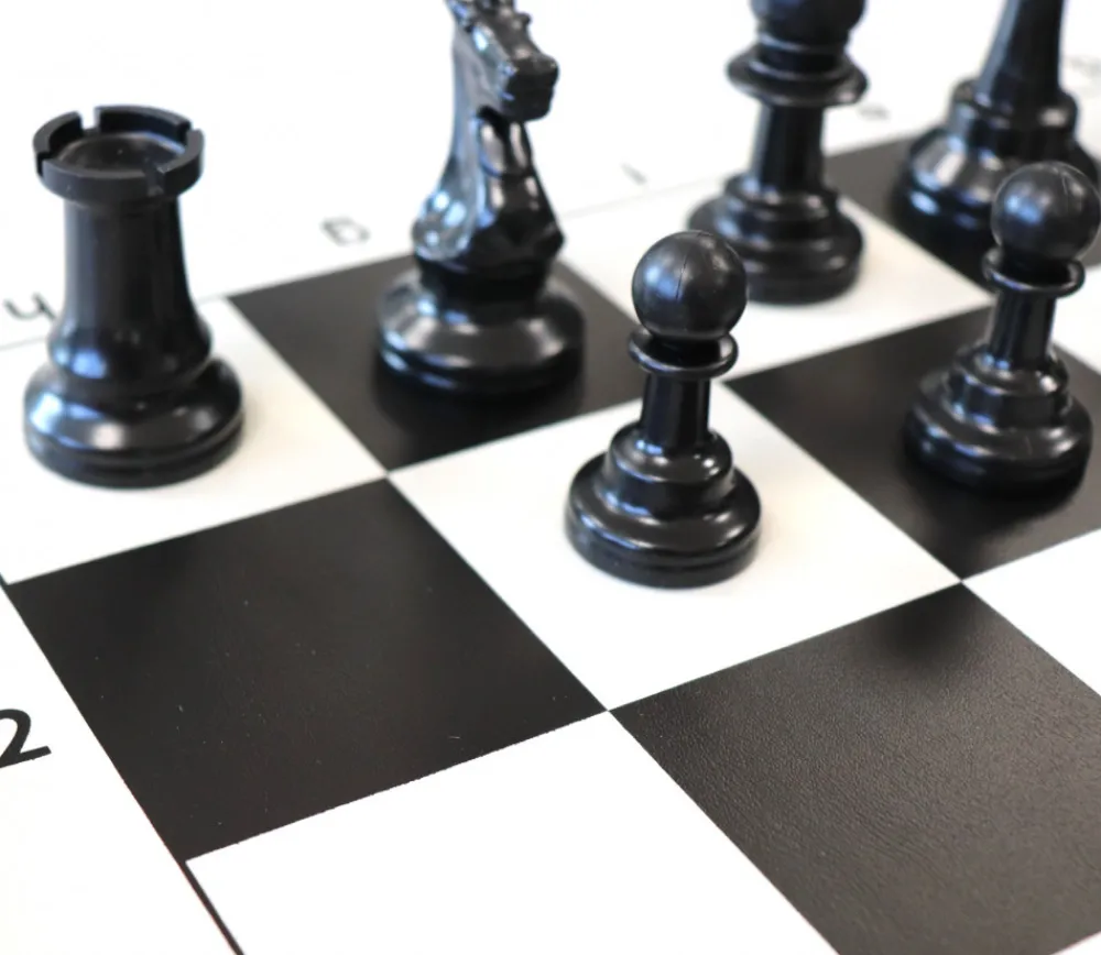 Tout Pour le Jeu 32 Pièces échecs plastique 97 mm taille T5 LESTE + 2 dames