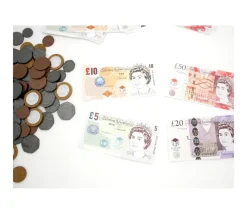 Tout Pour le Jeu 96 pièces et billets argent UK - LIVRES sterling anglais monnaie factice