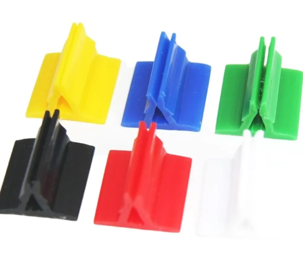 Tout Pour le Jeu 6 Supports de pions multicolores avec clips - socles