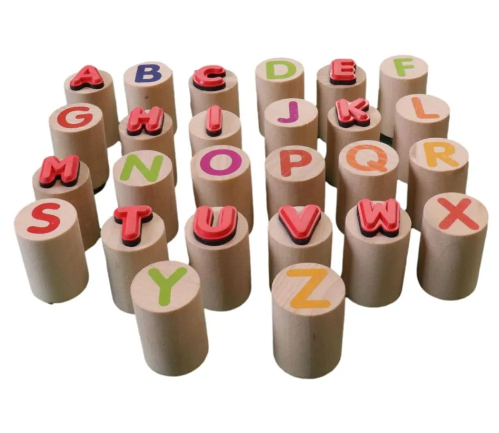 Tout Pour le Jeu 26 Tampons bois lettres alphabet 2 cm