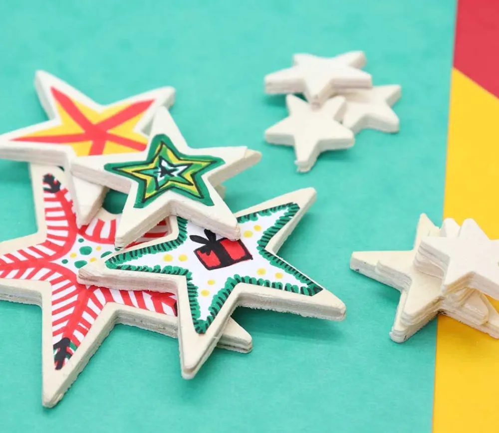 Tout Pour le Jeu 11 étoiles bois plates différentes tailles de 2.3 cm à 7.5 cm neutres
