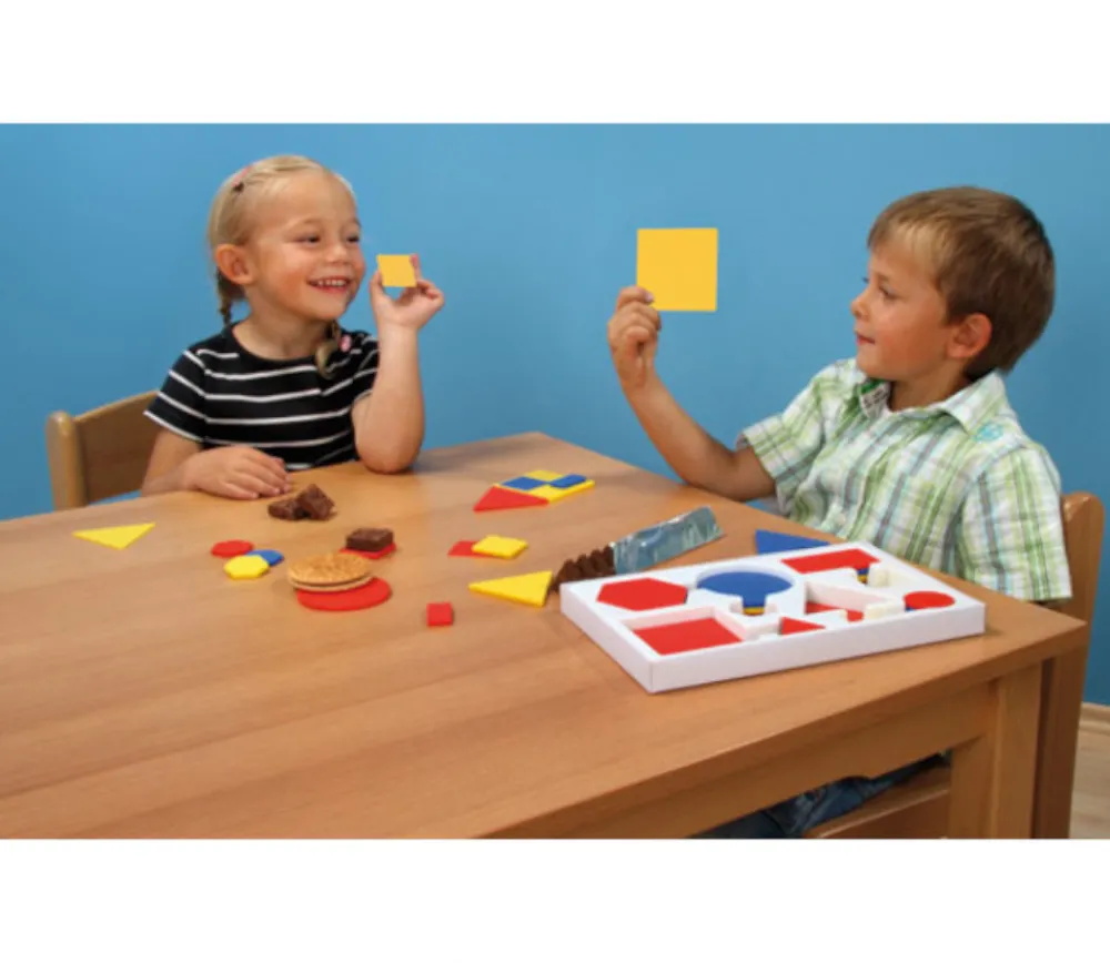 Tout Pour le Jeu Boite 60 formes géométriques à plat épaisseur, taille et couleur. 4 attributs
