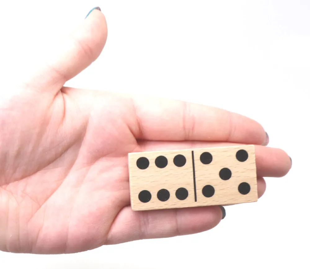 Tout Pour le Jeu Coffret jeu dominos bois standard 6 x 2.8 cm - fabriqué en France