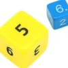 Tout Pour le Jeu Dé chiffres 24 mm opaques cubes coins droits à l'unité (couleur au hasard)