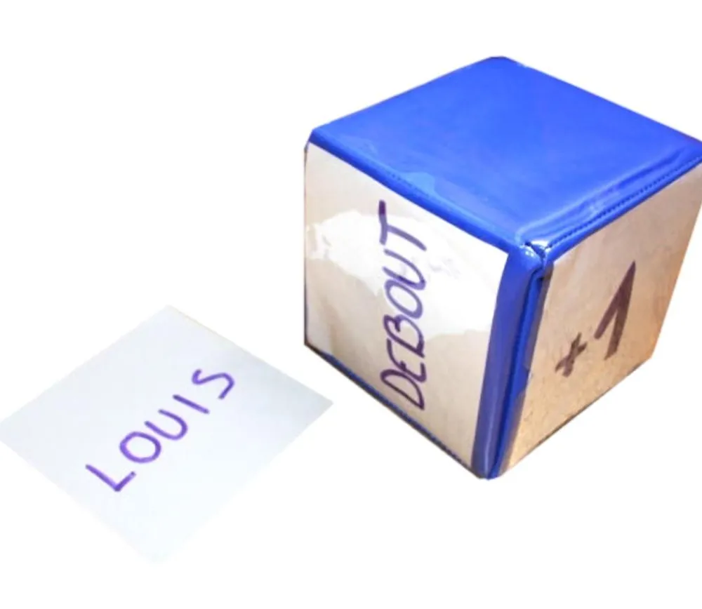 Tout Pour le Jeu Dé géant bleu faces modifiables 15,5 cm personnalisable à volonté