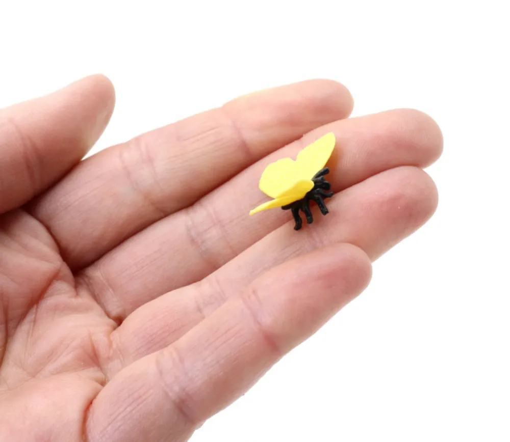 Tout Pour le Jeu Figurine mini mini papillon jaune 25 x 5 x 17 mm