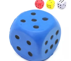 Tout Pour le Jeu Grand dé 4 cm mousse compacte pour jeu (couleur au hasard)
