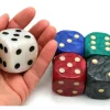 Tout Pour le Jeu Grand Dé 36 mm nacré très lisible pour jeux à l'unité (couleur au hasard)