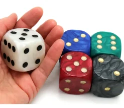 Tout Pour le Jeu Grand Dé 36 mm nacré très lisible pour jeux à l'unité (couleur au hasard)