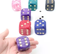 Tout Pour le Jeu Grand Dé 36 mm nacré très lisible pour jeux à l'unité (couleur au hasard)