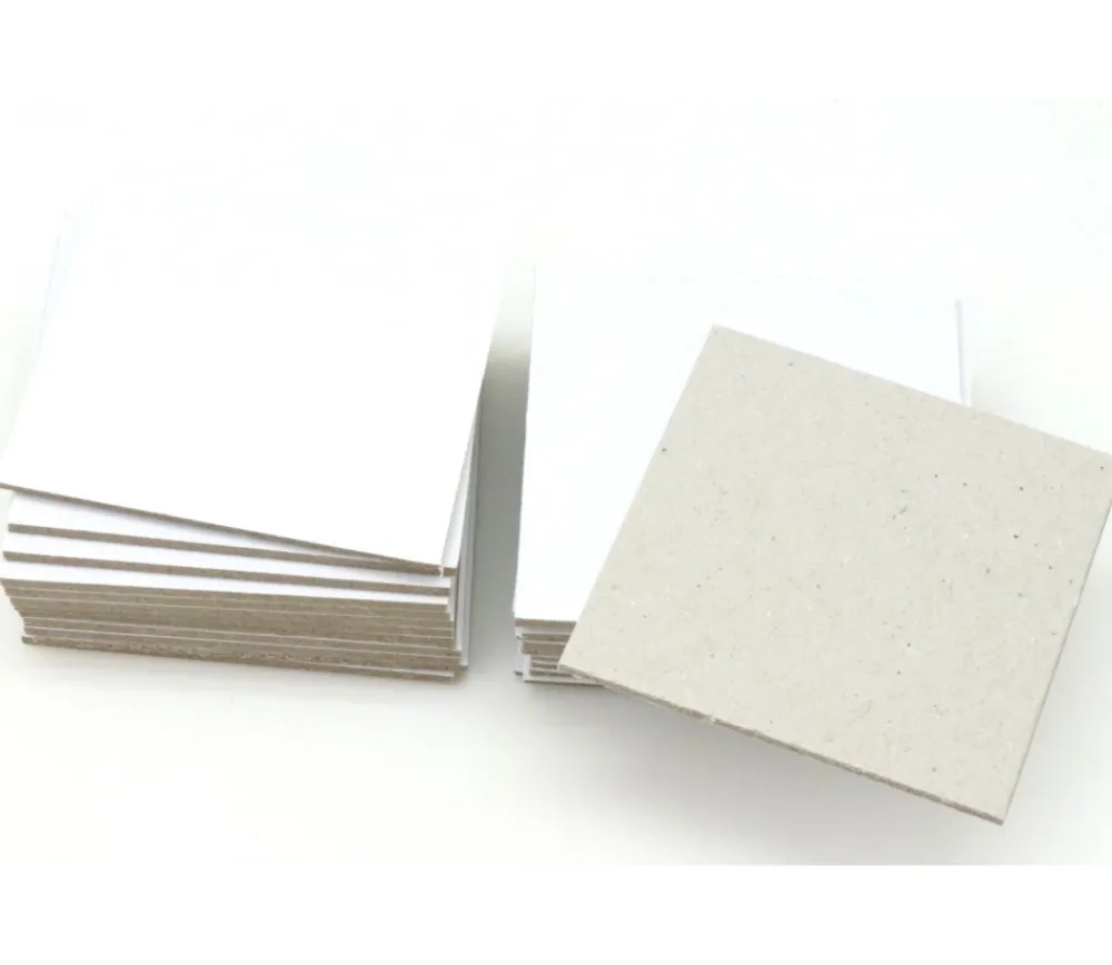 Tout Pour le Jeu Kit Jeu mémo à personnaliser : Boite + 24 carrés 4 x 4 cm + 48 étiquettes