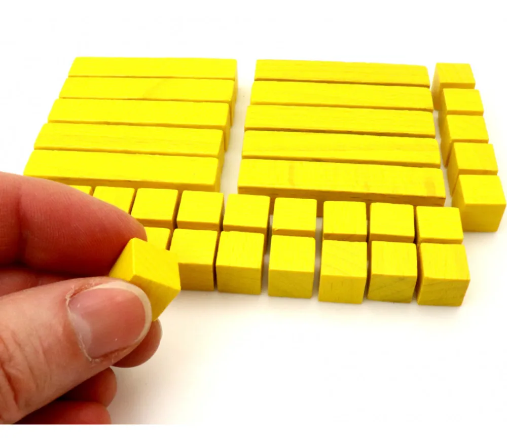 Tout Pour le Jeu Kit Math 25 cubes bois 10x10x10 mm et 10 baguettes 10x10x50 mm