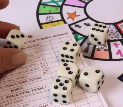 Tout Pour le Jeu Lot 6 Dés à jouer 16 mm ivoire points de 1 à 6 fin de série