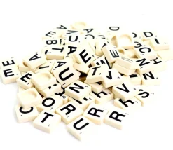 Tout Pour le Jeu Lot 100 jetons lettres 19X19 mm avec points chiffres pour former des mots