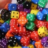 Tout Pour le Jeu Mini Dé à jouer coloré 1 cm points de 1 à 6 couleur au hasard
