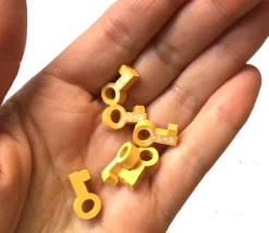 Tout Pour le Jeu Pion clef jaune orange en bois 16 x 8 x 10 mm