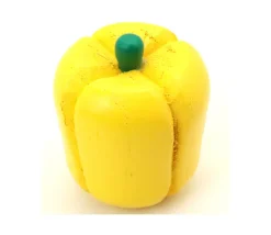 Tout Pour le Jeu Poivron jaune en bois de 4.5 x 3.9 cm légume jouet