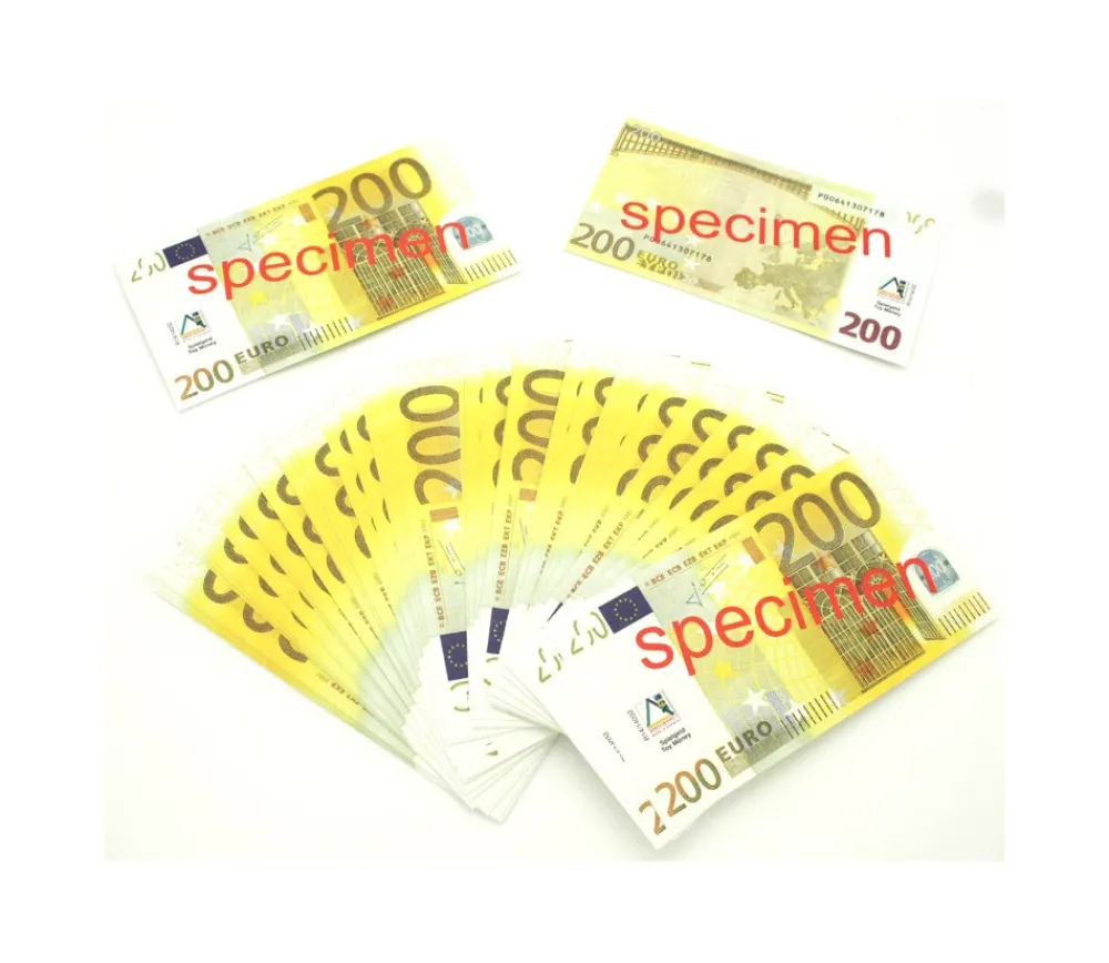 Tout Pour le Jeu Set 100 billets de 200 euros factices pour jeux