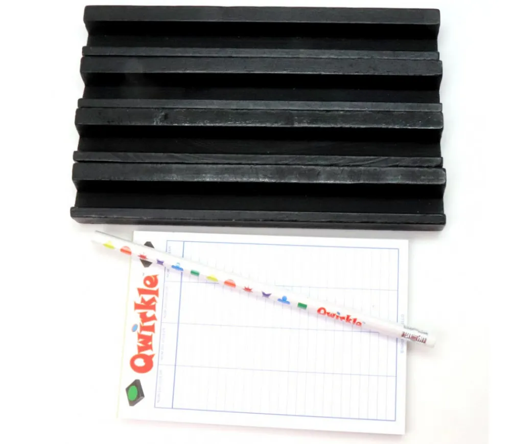 Tout Pour le Jeu Set accessoires Qwirkle bonus 4 chevalets + 1 bloc score
