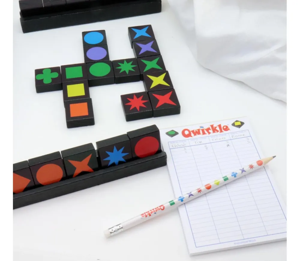 Tout Pour le Jeu Set accessoires Qwirkle bonus 4 chevalets + 1 bloc score