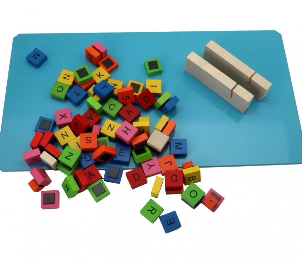 Tout Pour le Jeu Tableau bois magnétique avec 69 jetons lettres bois aimantées