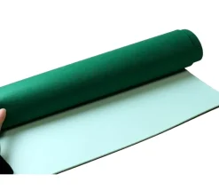 Tout Pour le Jeu Tapis cartes 48 x 70 cm vert décor atouts feutrine dos latex