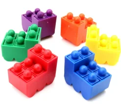 Tout Pour le Jeu Train coloré de 34 x 24 x 28 mm + 6 pions encastrables