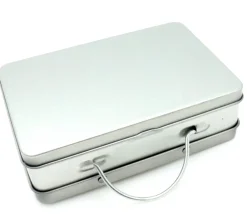 Tout Pour le Jeu Valisette boite métal avec anse 120 x 80 x 35 mm